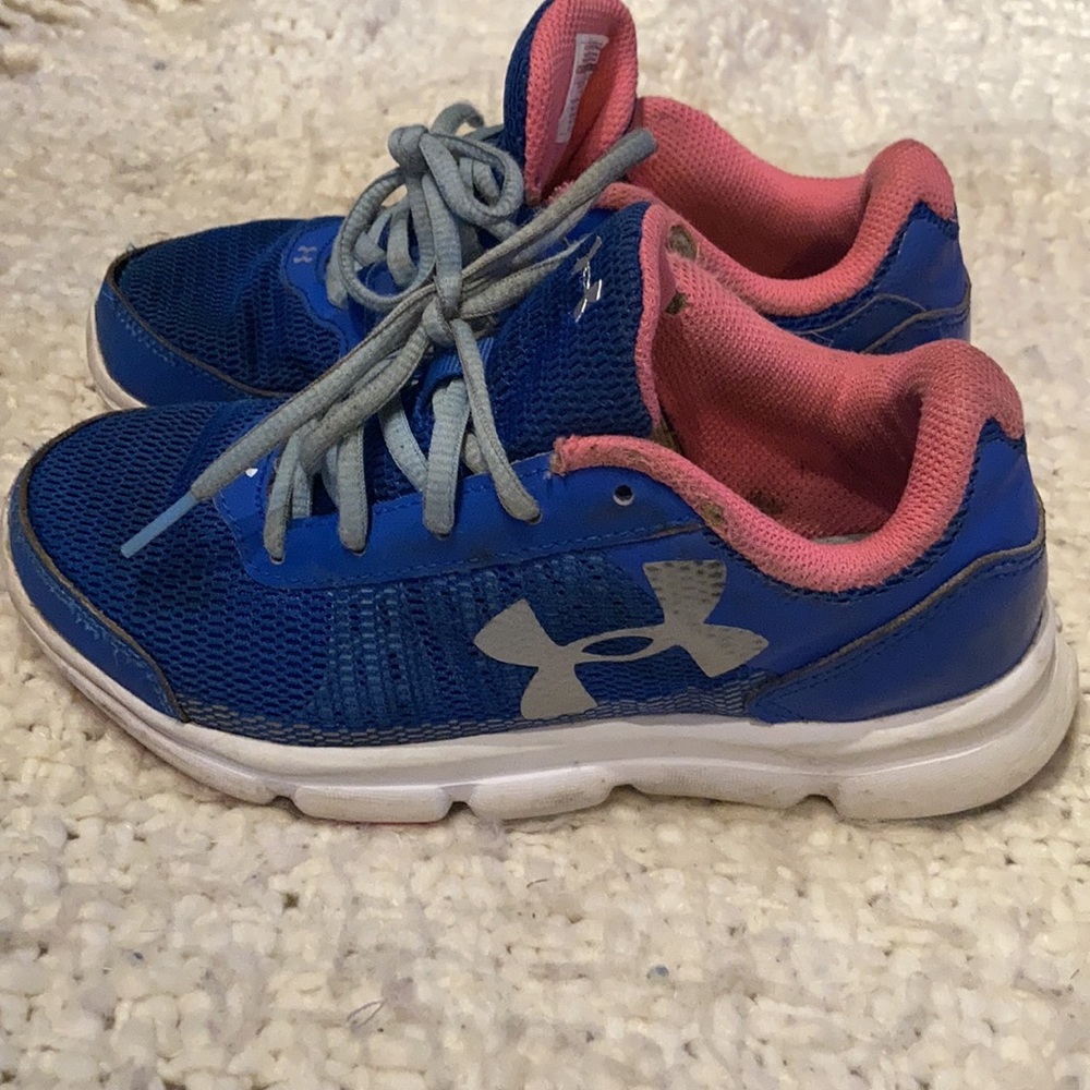 Under Armour Speed Swift Sneakers size 2
